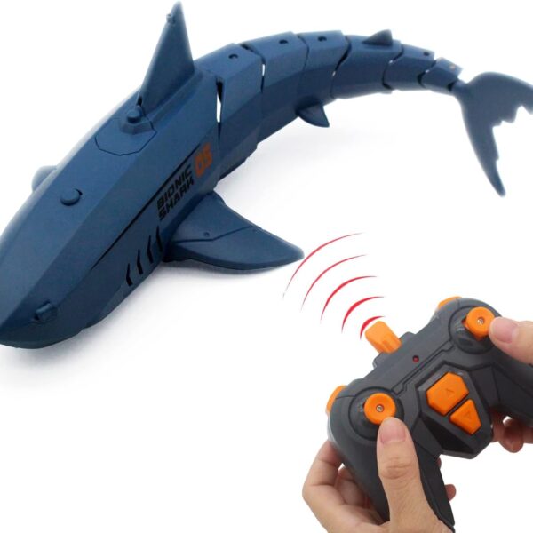 قارب سمكة القرش بالتحكم عن بعد