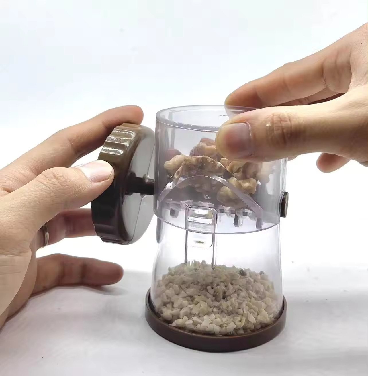 مطحنة المكسرات اليدوية - الصورة 4