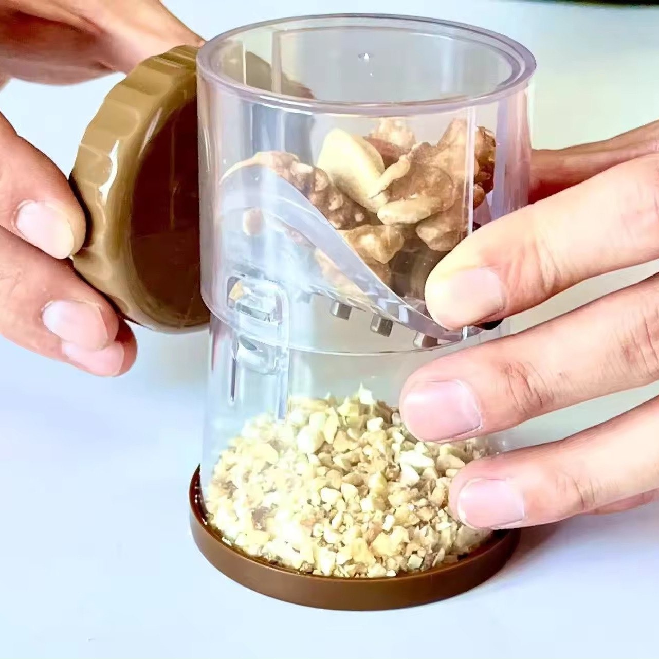 مطحنة المكسرات اليدوية - الصورة 5